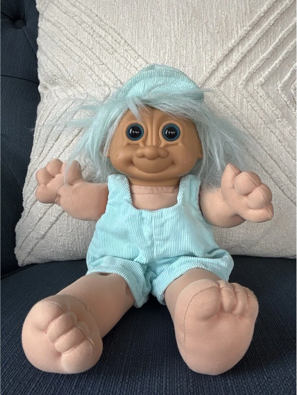 Vintage Russ Troll Kidz Item 2320, Soft Body Blue Hair & Eyes Mint Jumper 13